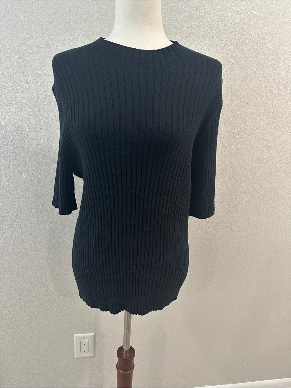 Ava & Viv Black Ribbed Short-Sleeve Top